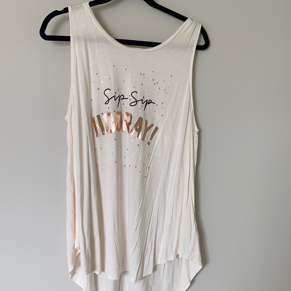 Graphic tank